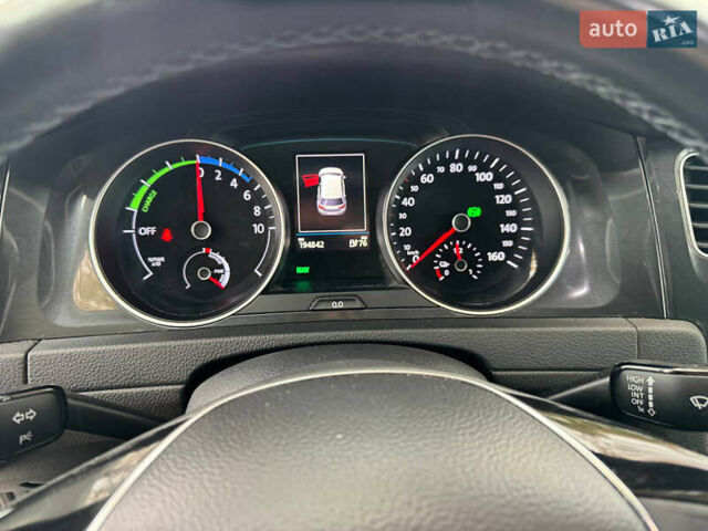 Серый Фольксваген e-Golf, объемом двигателя 0 л и пробегом 194 тыс. км за 11650 $, фото 11 на Automoto.ua
