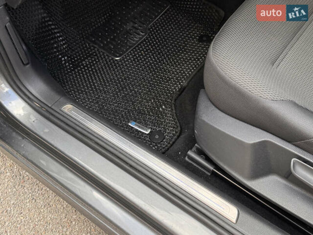 Сірий Фольксваген e-Golf, об'ємом двигуна 0 л та пробігом 190 тис. км за 11500 $, фото 25 на Automoto.ua