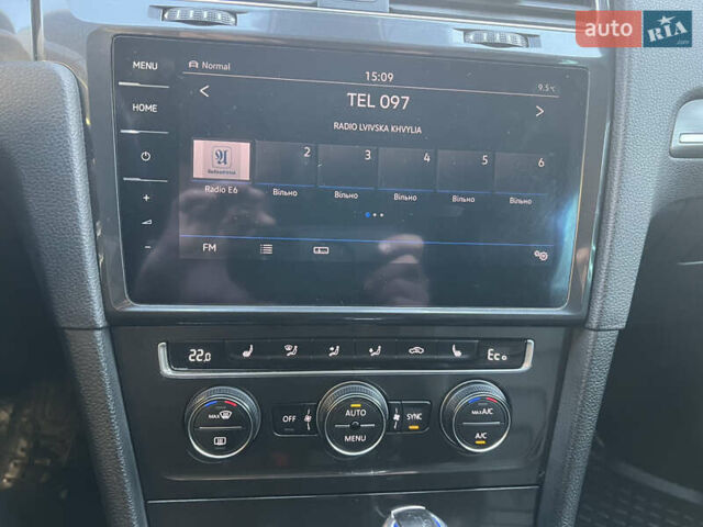 Серый Фольксваген e-Golf, объемом двигателя 0 л и пробегом 149 тыс. км за 12999 $, фото 3 на Automoto.ua