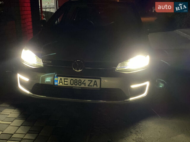 Сірий Фольксваген e-Golf, об'ємом двигуна 0 л та пробігом 100 тис. км за 15500 $, фото 30 на Automoto.ua