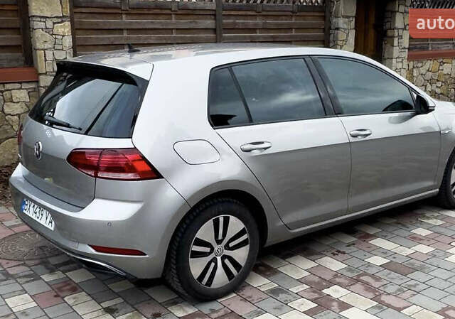 Серый Фольксваген e-Golf, объемом двигателя 0 л и пробегом 178 тыс. км за 12000 $, фото 2 на Automoto.ua