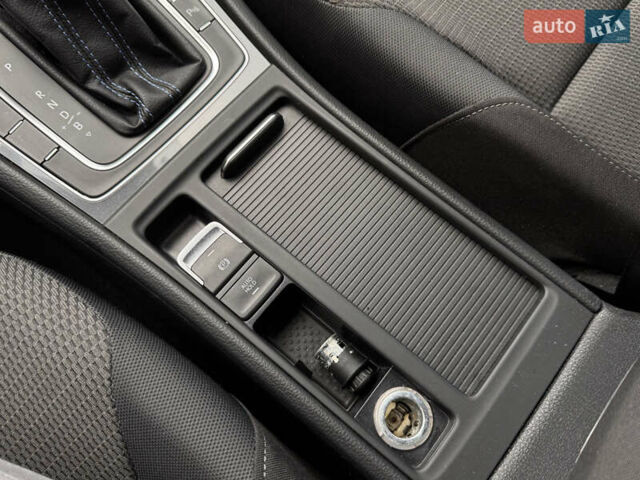 Сірий Фольксваген e-Golf, об'ємом двигуна 0 л та пробігом 190 тис. км за 11500 $, фото 34 на Automoto.ua