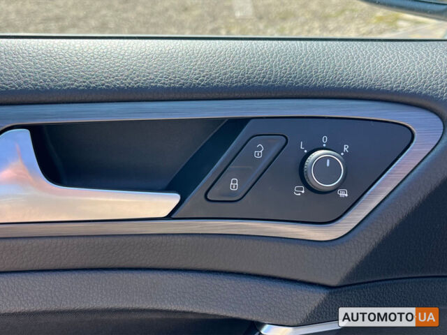 Сірий Фольксваген e-Golf, об'ємом двигуна 36 л та пробігом 99 тис. км за 14250 $, фото 10 на Automoto.ua