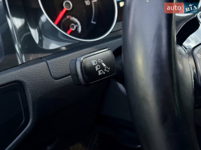 Серый Фольксваген e-Golf, объемом двигателя 0 л и пробегом 151 тыс. км за 12400 $, фото 10 на Automoto.ua