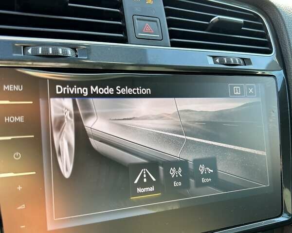 Серый Фольксваген e-Golf, объемом двигателя 0 л и пробегом 161 тыс. км за 13100 $, фото 29 на Automoto.ua