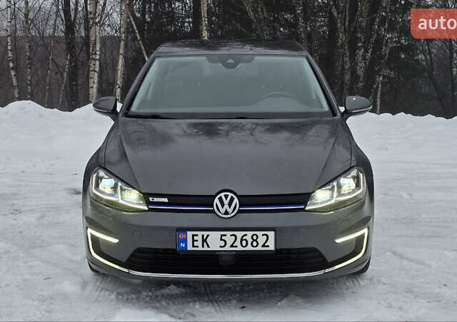 Серый Фольксваген e-Golf, объемом двигателя 0 л и пробегом 159 тыс. км за 12499 $, фото 4 на Automoto.ua