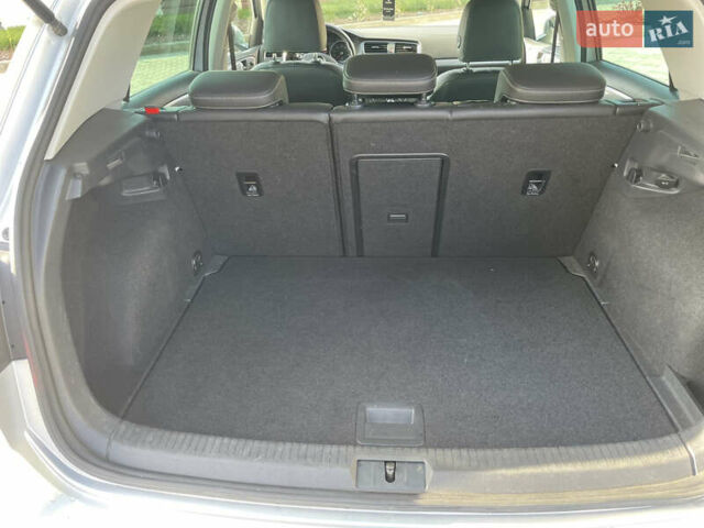 Серый Фольксваген e-Golf, объемом двигателя 0 л и пробегом 76 тыс. км за 9300 $, фото 10 на Automoto.ua