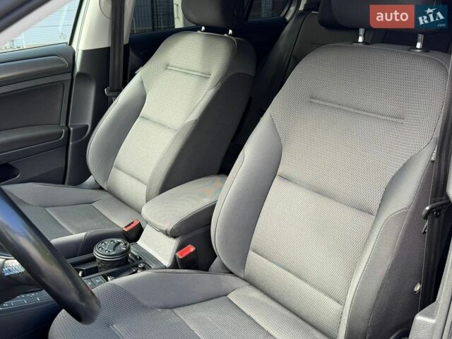 Сірий Фольксваген e-Golf, об'ємом двигуна 0 л та пробігом 123 тис. км за 12499 $, фото 16 на Automoto.ua