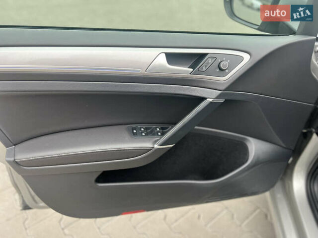 Серый Фольксваген e-Golf, объемом двигателя 0 л и пробегом 115 тыс. км за 9600 $, фото 22 на Automoto.ua