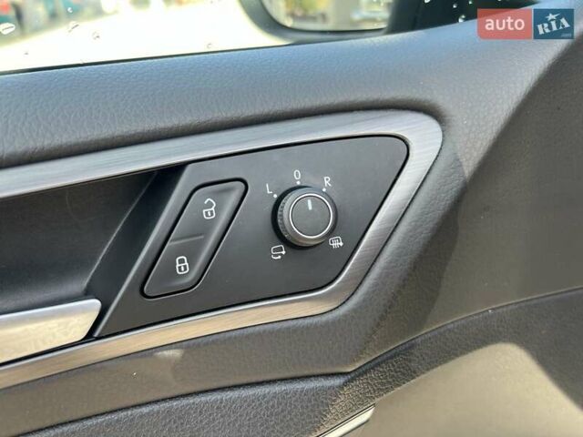 Серый Фольксваген e-Golf, объемом двигателя 0 л и пробегом 124 тыс. км за 12600 $, фото 16 на Automoto.ua