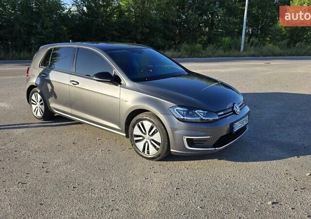 Серый Фольксваген e-Golf, объемом двигателя 0 л и пробегом 74 тыс. км за 13900 $, фото 9 на Automoto.ua