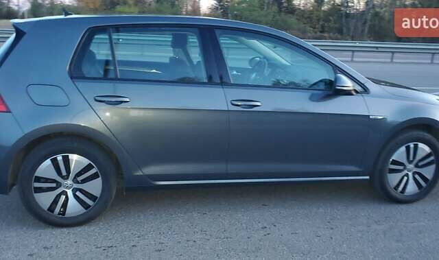 Серый Фольксваген e-Golf, объемом двигателя 0 л и пробегом 150 тыс. км за 11500 $, фото 20 на Automoto.ua