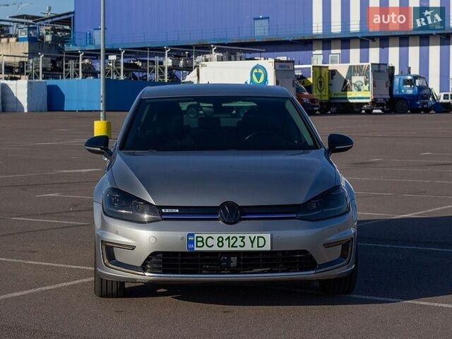Серый Фольксваген e-Golf, объемом двигателя 0 л и пробегом 162 тыс. км за 13500 $, фото 2 на Automoto.ua