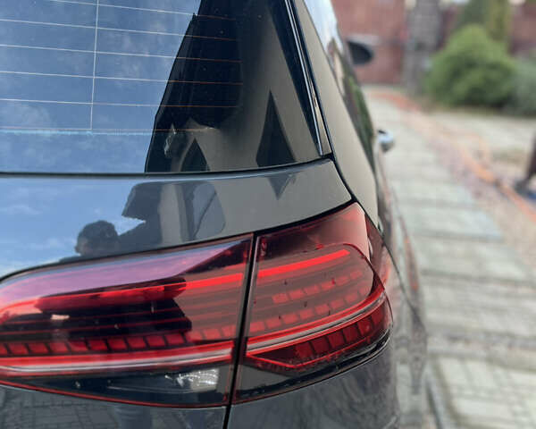 Серый Фольксваген e-Golf, объемом двигателя 0 л и пробегом 114 тыс. км за 12500 $, фото 13 на Automoto.ua