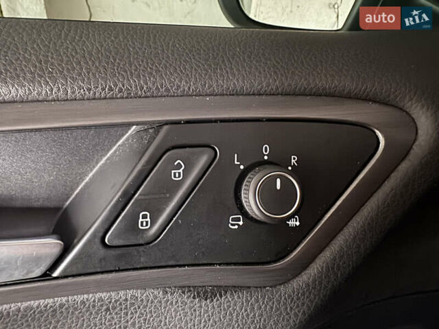 Сірий Фольксваген e-Golf, об'ємом двигуна 0 л та пробігом 200 тис. км за 11777 $, фото 27 на Automoto.ua