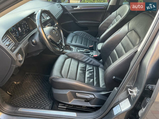 Серый Фольксваген e-Golf, объемом двигателя 0 л и пробегом 149 тыс. км за 12999 $, фото 20 на Automoto.ua
