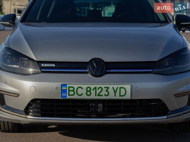 Серый Фольксваген e-Golf, объемом двигателя 0 л и пробегом 162 тыс. км за 13500 $, фото 23 на Automoto.ua