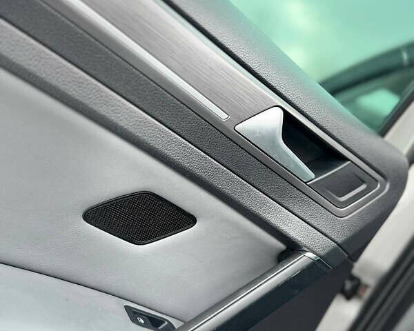 Серый Фольксваген e-Golf, объемом двигателя 0 л и пробегом 148 тыс. км за 12350 $, фото 72 на Automoto.ua