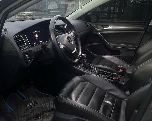 Серый Фольксваген e-Golf, объемом двигателя 0 л и пробегом 116 тыс. км за 13199 $, фото 10 на Automoto.ua