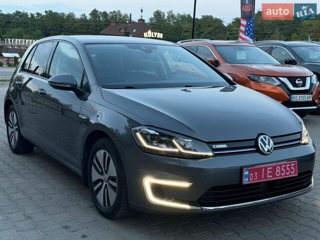 Серый Фольксваген e-Golf, объемом двигателя 0 л и пробегом 140 тыс. км за 12700 $, фото 2 на Automoto.ua