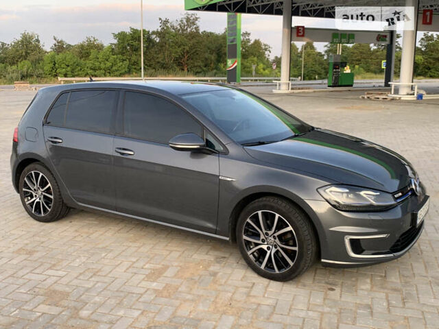 Серый Фольксваген e-Golf, объемом двигателя 0 л и пробегом 109 тыс. км за 14200 $, фото 16 на Automoto.ua