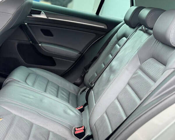 Серый Фольксваген e-Golf, объемом двигателя 0 л и пробегом 148 тыс. км за 12350 $, фото 69 на Automoto.ua