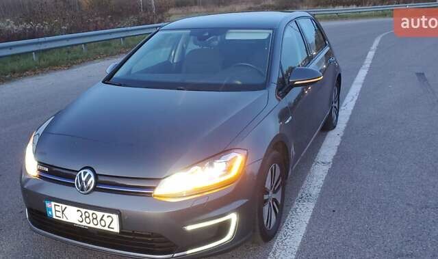Серый Фольксваген e-Golf, объемом двигателя 0 л и пробегом 150 тыс. км за 11500 $, фото 5 на Automoto.ua