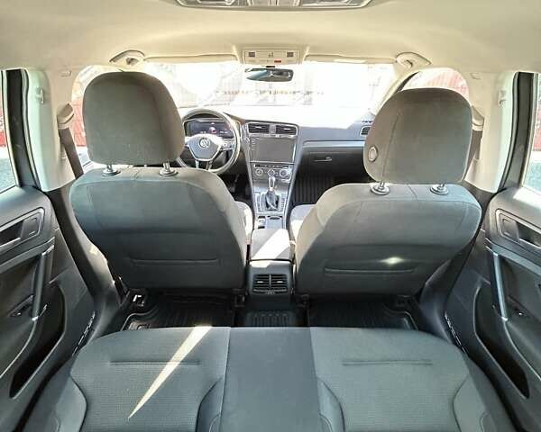 Серый Фольксваген e-Golf, объемом двигателя 0 л и пробегом 161 тыс. км за 13100 $, фото 38 на Automoto.ua