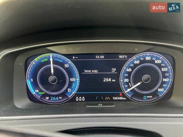 Серый Фольксваген e-Golf, объемом двигателя 0 л и пробегом 124 тыс. км за 12600 $, фото 15 на Automoto.ua