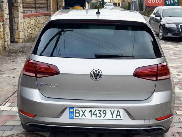 Серый Фольксваген e-Golf, объемом двигателя 0 л и пробегом 178 тыс. км за 12000 $, фото 1 на Automoto.ua