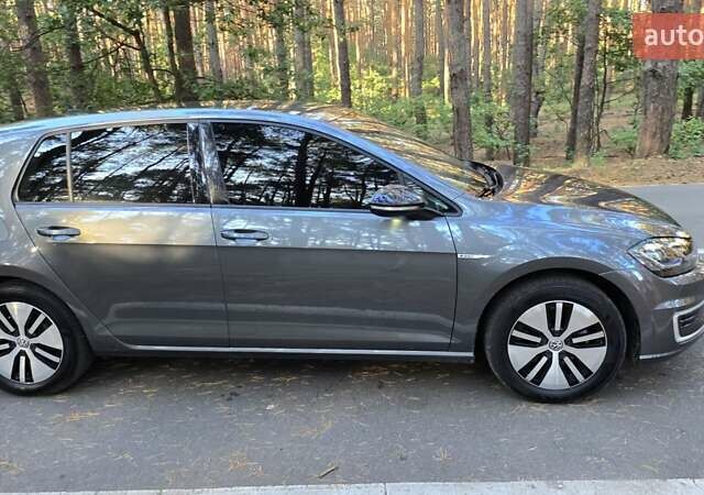 Серый Фольксваген e-Golf, объемом двигателя 0 л и пробегом 74 тыс. км за 13900 $, фото 29 на Automoto.ua
