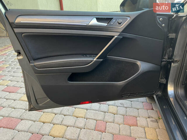 Серый Фольксваген e-Golf, объемом двигателя 0 л и пробегом 149 тыс. км за 12999 $, фото 19 на Automoto.ua