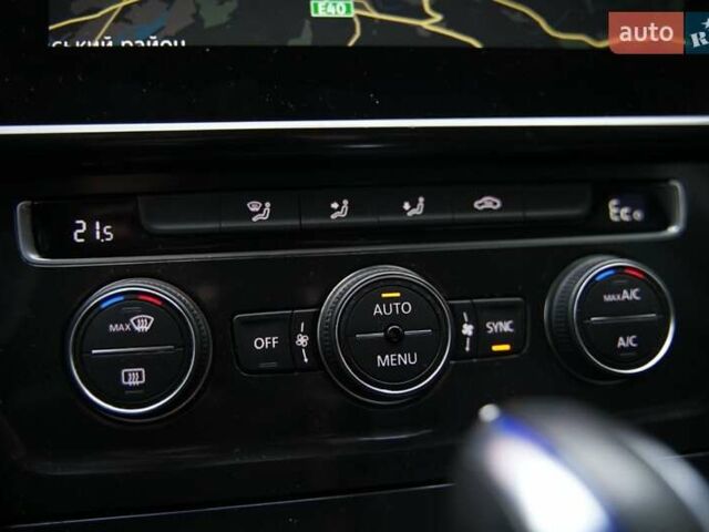 Серый Фольксваген e-Golf, объемом двигателя 0 л и пробегом 28 тыс. км за 12900 $, фото 19 на Automoto.ua