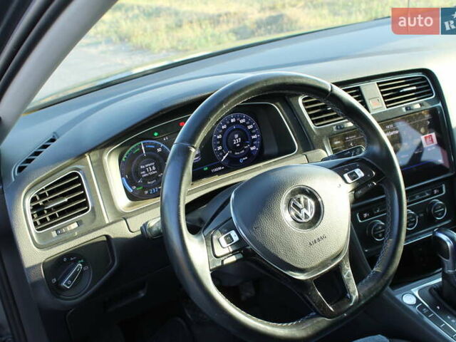 Серый Фольксваген e-Golf, объемом двигателя 0 л и пробегом 112 тыс. км за 13000 $, фото 7 на Automoto.ua