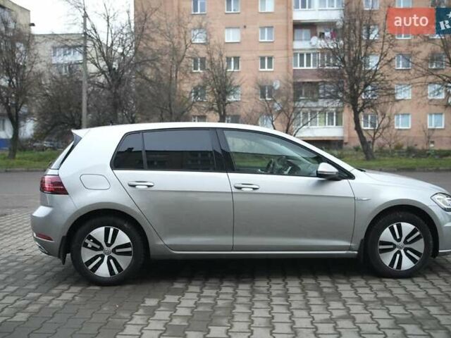 Серый Фольксваген e-Golf, объемом двигателя 0 л и пробегом 28 тыс. км за 12900 $, фото 5 на Automoto.ua