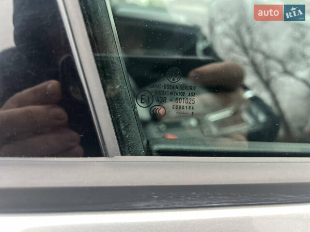 Серый Фольксваген e-Golf, объемом двигателя 0 л и пробегом 115 тыс. км за 9600 $, фото 12 на Automoto.ua