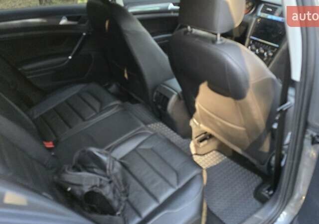 Серый Фольксваген e-Golf, объемом двигателя 0 л и пробегом 74 тыс. км за 13900 $, фото 15 на Automoto.ua