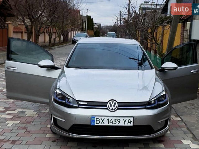 Серый Фольксваген e-Golf, объемом двигателя 0 л и пробегом 178 тыс. км за 12000 $, фото 7 на Automoto.ua