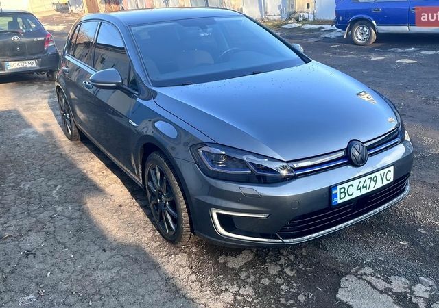 Серый Фольксваген e-Golf, объемом двигателя 0 л и пробегом 132 тыс. км за 13000 $, фото 4 на Automoto.ua