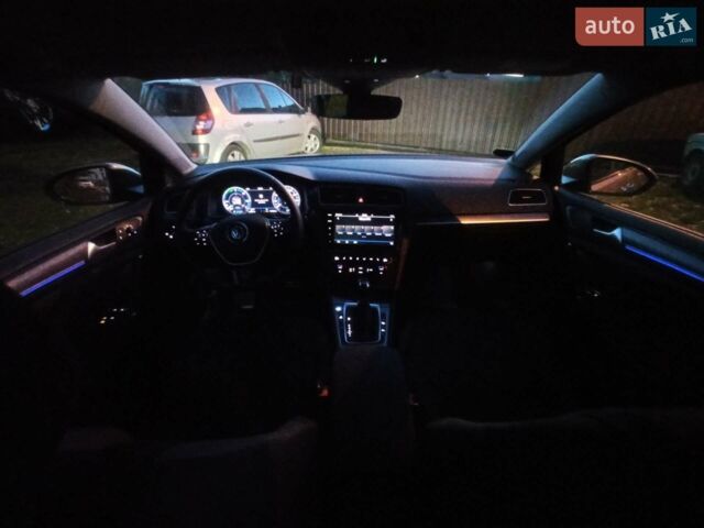 Серый Фольксваген e-Golf, объемом двигателя 0 л и пробегом 118 тыс. км за 13999 $, фото 32 на Automoto.ua