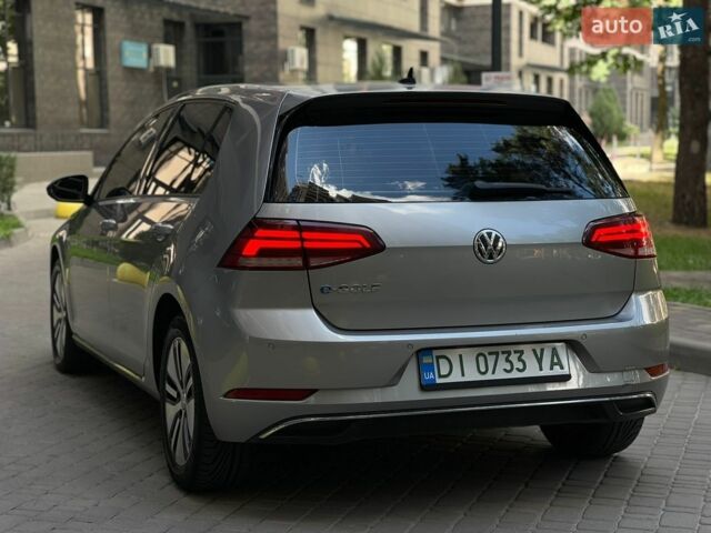 Серый Фольксваген e-Golf, объемом двигателя 0 л и пробегом 140 тыс. км за 13500 $, фото 12 на Automoto.ua