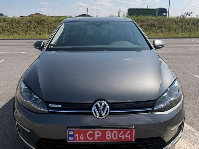 Серый Фольксваген e-Golf, объемом двигателя 0 л и пробегом 139 тыс. км за 13700 $, фото 4 на Automoto.ua