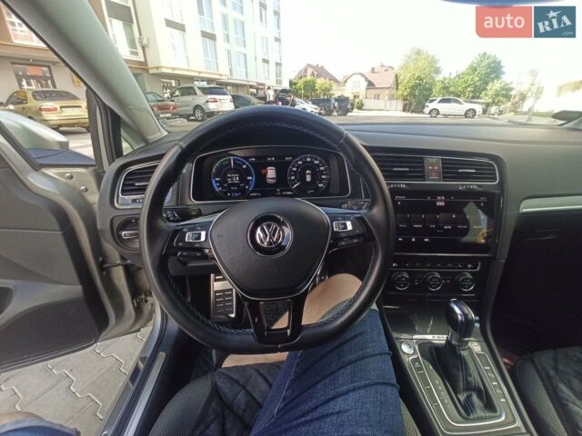 Серый Фольксваген e-Golf, объемом двигателя 0 л и пробегом 118 тыс. км за 13999 $, фото 20 на Automoto.ua