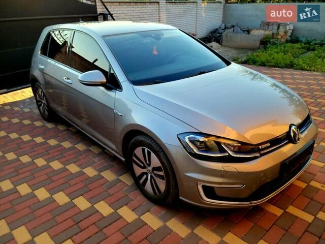 Серый Фольксваген e-Golf, объемом двигателя 0 л и пробегом 89 тыс. км за 17300 $, фото 26 на Automoto.ua