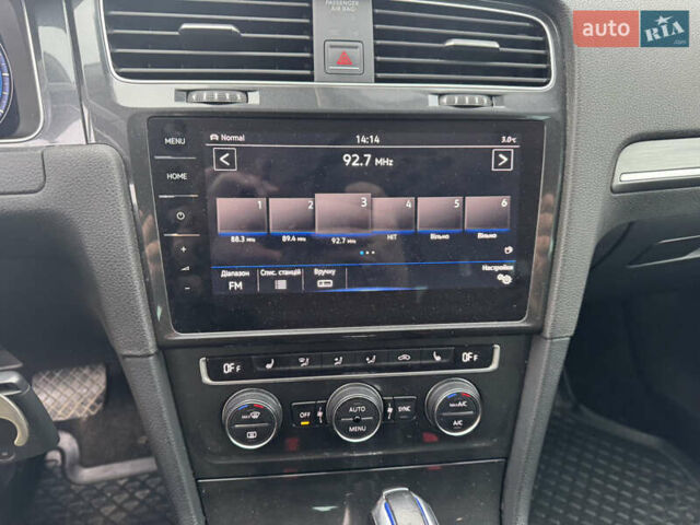Сірий Фольксваген e-Golf, об'ємом двигуна 0 л та пробігом 200 тис. км за 11777 $, фото 17 на Automoto.ua