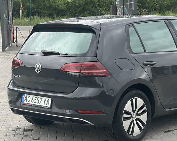 Серый Фольксваген e-Golf, объемом двигателя 0 л и пробегом 57 тыс. км за 14800 $, фото 3 на Automoto.ua