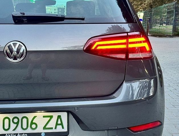 Сірий Фольксваген e-Golf, об'ємом двигуна 0 л та пробігом 155 тис. км за 11999 $, фото 18 на Automoto.ua