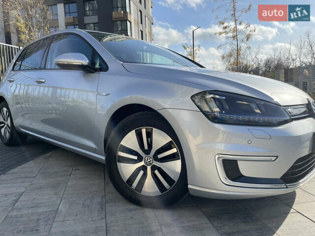 Серый Фольксваген e-Golf, объемом двигателя 0 л и пробегом 76 тыс. км за 9300 $, фото 2 на Automoto.ua