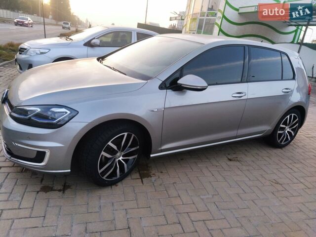 Серый Фольксваген e-Golf, объемом двигателя 0 л и пробегом 175 тыс. км за 12700 $, фото 2 на Automoto.ua