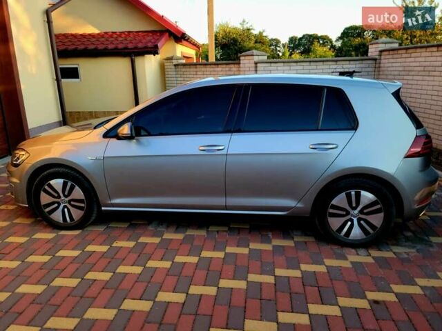Серый Фольксваген e-Golf, объемом двигателя 0 л и пробегом 89 тыс. км за 17300 $, фото 18 на Automoto.ua